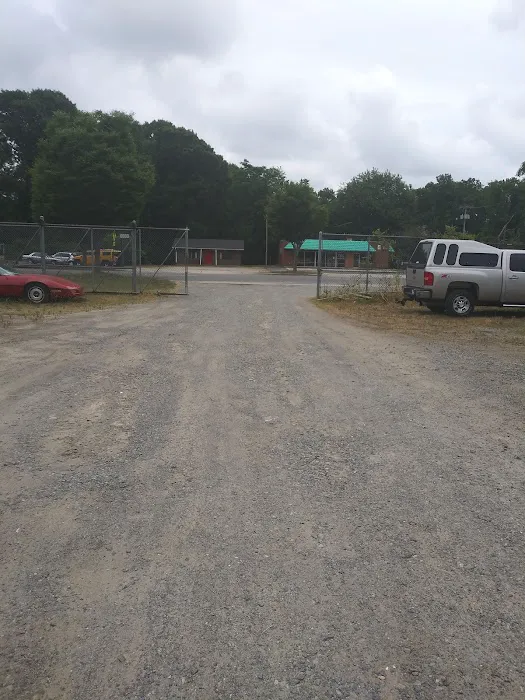 Baldwin's Garage 0