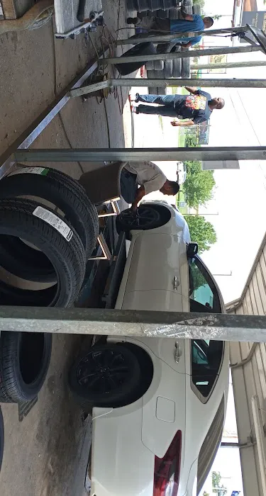 Leo's Tires 1