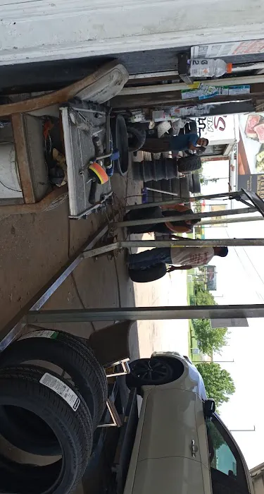 Leo's Tires 0