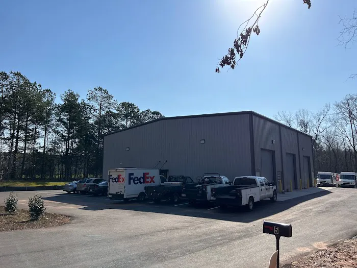 Dixie Truck Shop & Automotive 0
