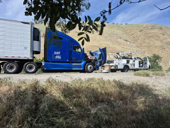 ORD Road Service - Truck Repair 4