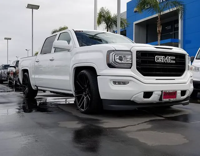 Ed's Custom Collision Center 2