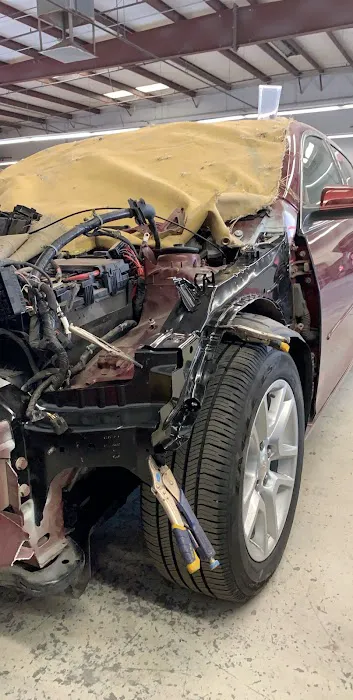 Ed's Custom Collision Center 5