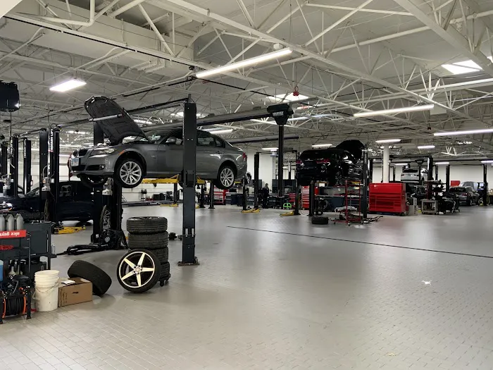 BMW Service - BMW of Elmhurst 2