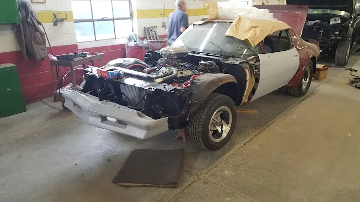 Earl's Collision Center & Auto Body Repair 1