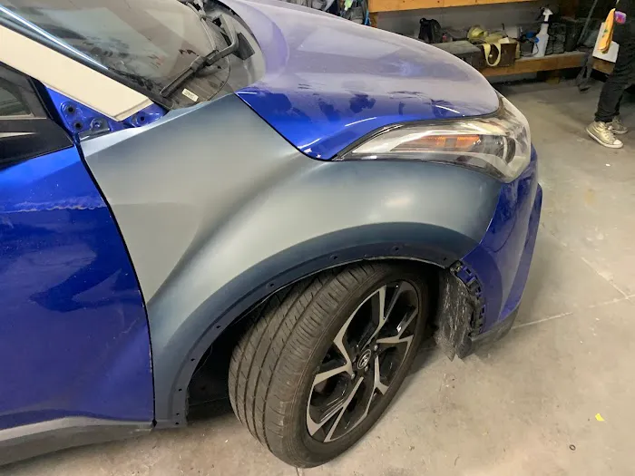 D&E AUTO COLLISION 8