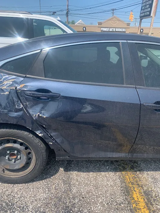 D&E AUTO COLLISION 6