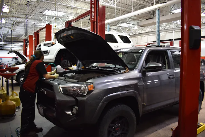 Westside Toyota Service Center 9