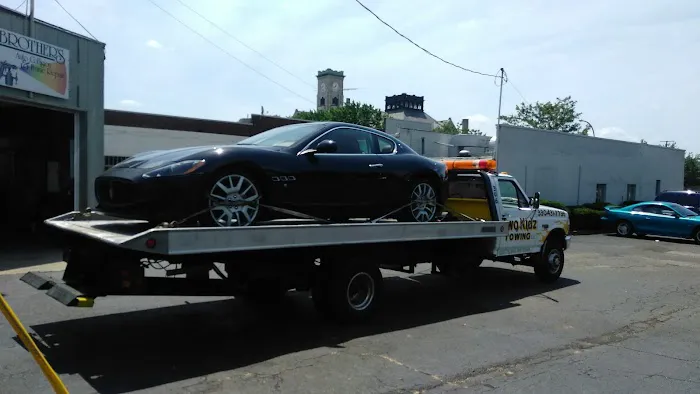 Brother's Auto Collision & Frame Repair 9