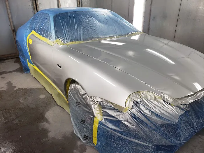 Lou's Auto Body 9