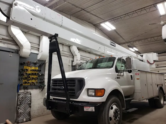 Heavy Truck & Equipment Repair 8