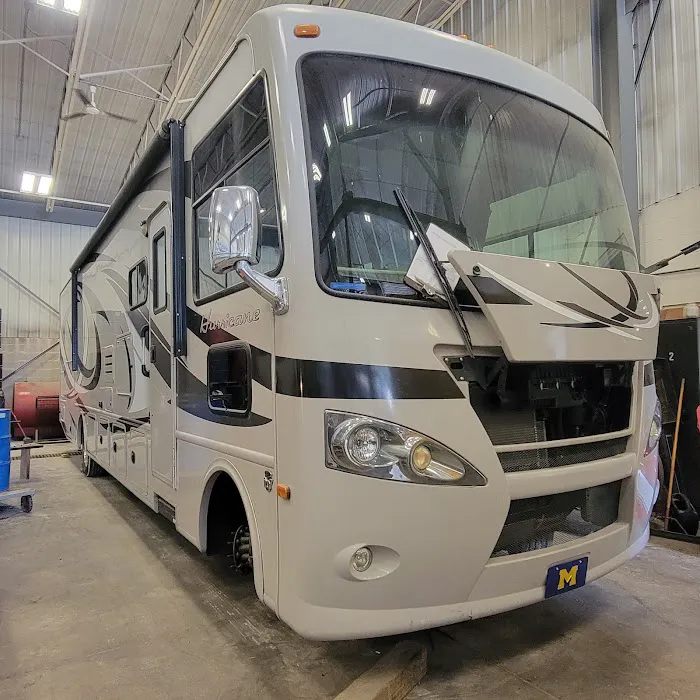 Heavy Truck & Equipment Repair 3