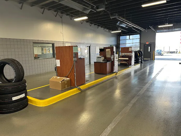 NewGen Chrysler Dodge Jeep Ram of Clinton Service Center 4