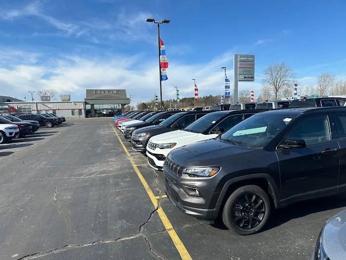 NewGen Chrysler Dodge Jeep Ram of Clinton Service Center 5