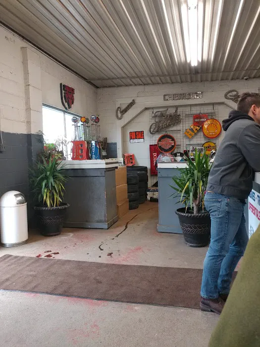 Glen's Car & Truck Parts 6