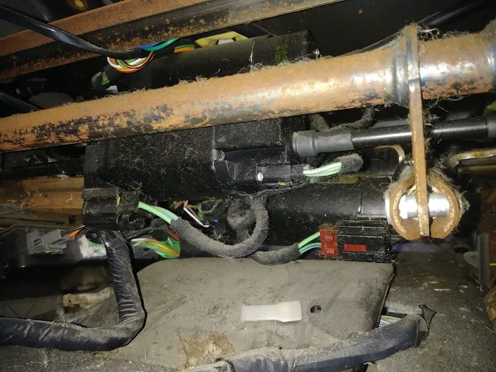 D & W Auto Parts 4