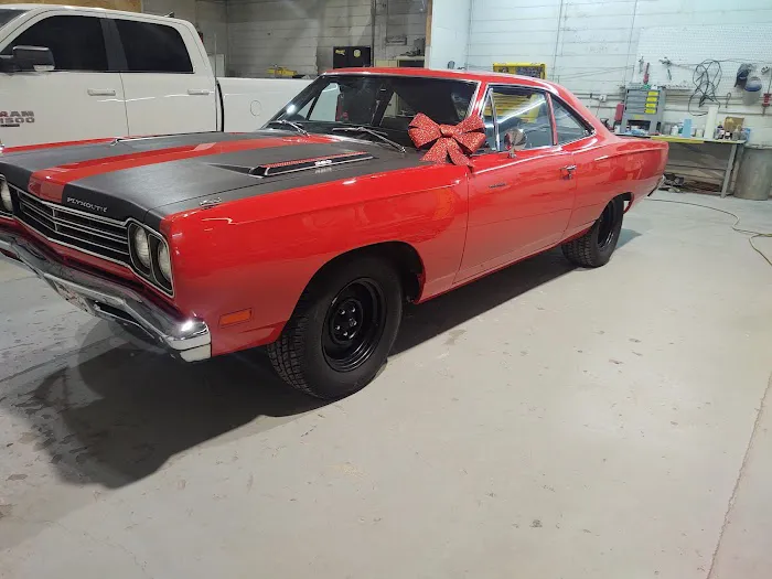 Red's Body Works 4