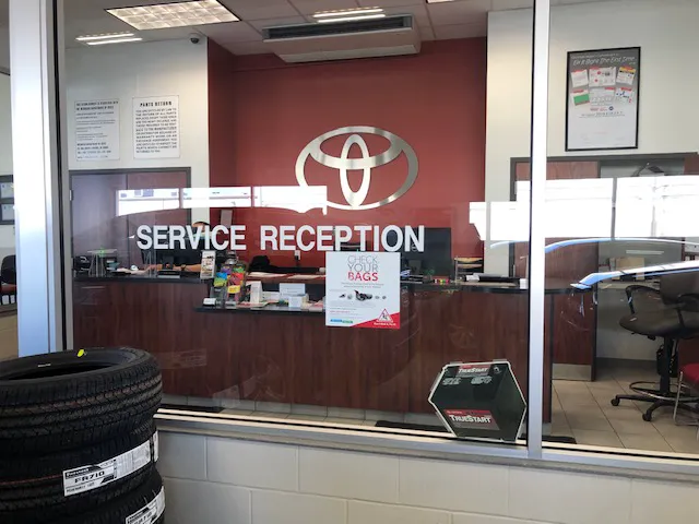 Serra Toyota Saginaw - Service 1