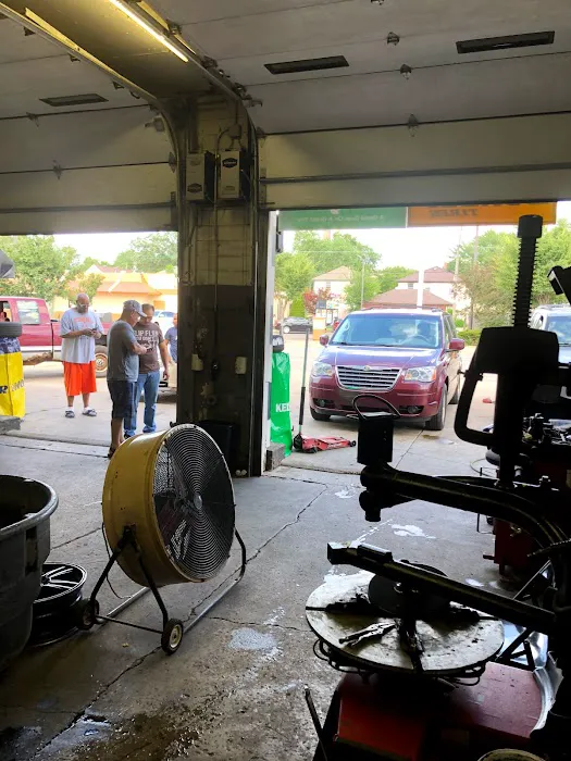 El Compis tires and services 8