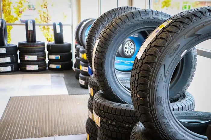 Quick Lane Tire & Auto Center @ Atchinson Ford 7