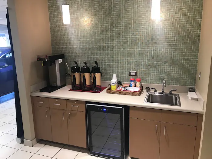 LaFontaine Hyundai Dearborn Service Center 1