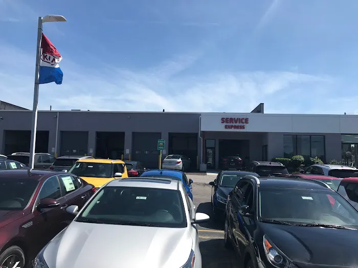 LaFontaine Hyundai Dearborn Service Center 2