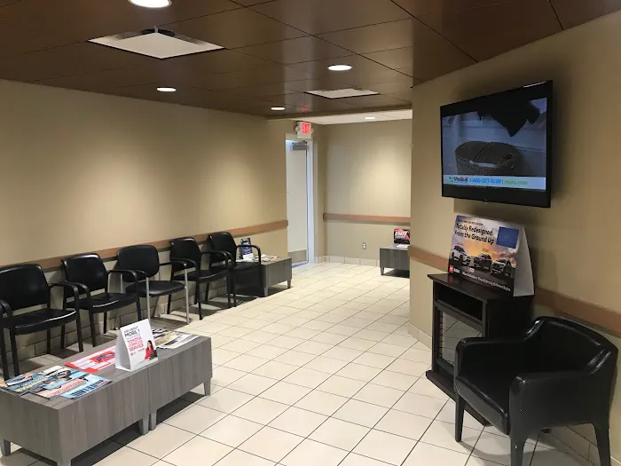 LaFontaine Hyundai Dearborn Service Center 8
