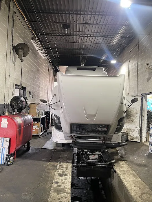 Detroit Truck & Trailer Service & Repair lnc 0