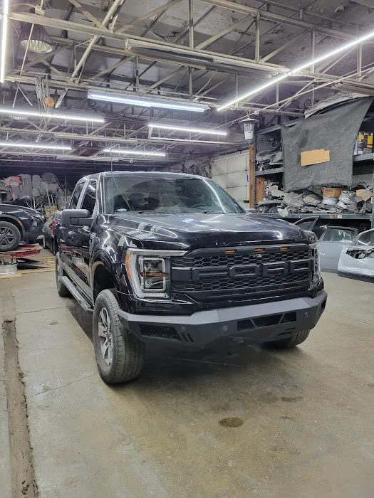 Royal Motor Auto Sales and Collision 3