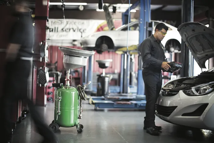 Express Oil Change at Midas 8