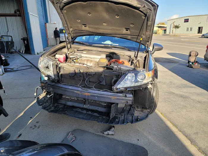 Newark United Auto Body Inc. 0