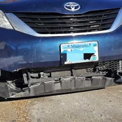 Moua Auto Repair ico