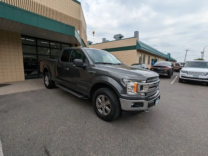 Raymond Auto Body 2