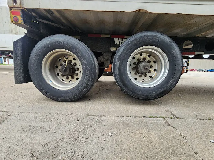 Des Moines Truck and Trailer Repair 9