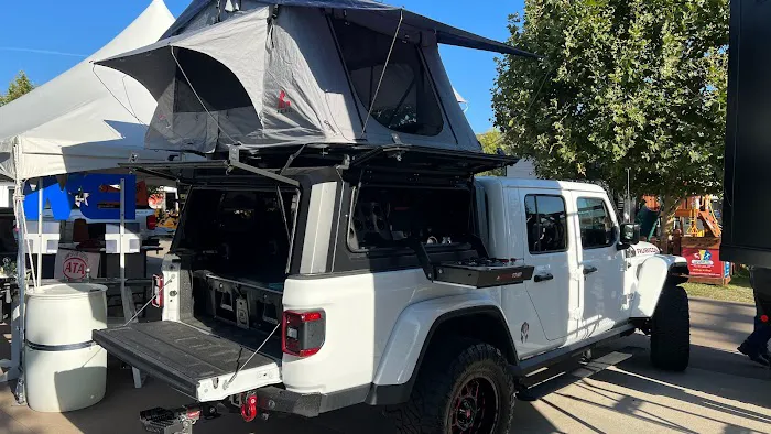 American Topper & Accessories 0