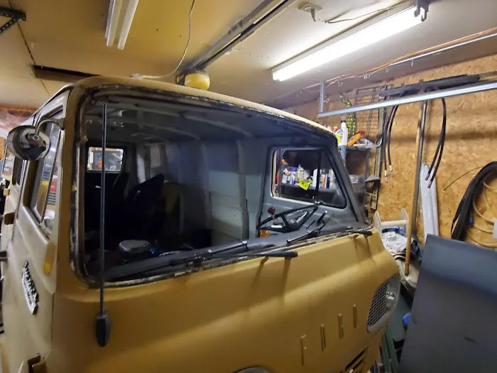 J-Rocks Auto Glass, LLC 9