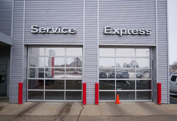 Service Department at Nissan of Rochester 5