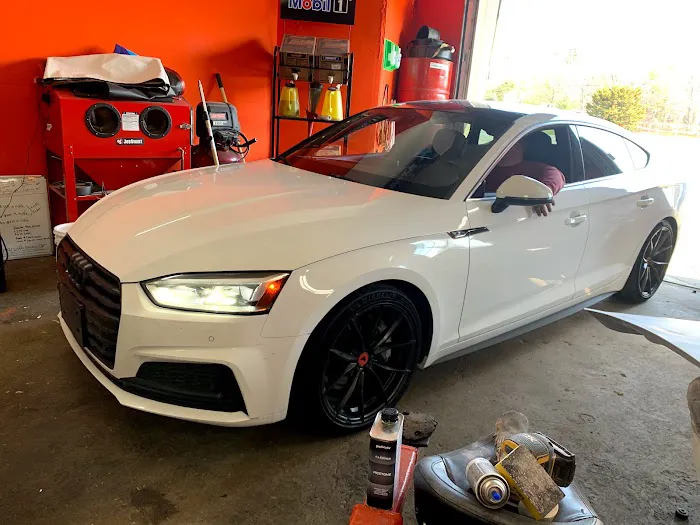 Chris's Auto Shop 9