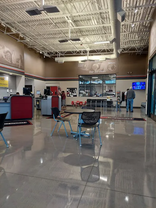 Les Schwab Tire Center 4