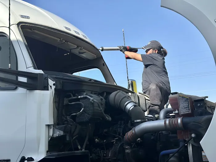 Auto Glass Now 7