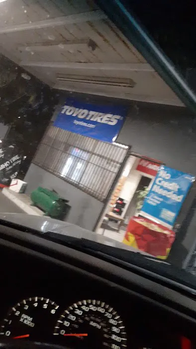 P Street Tires 0