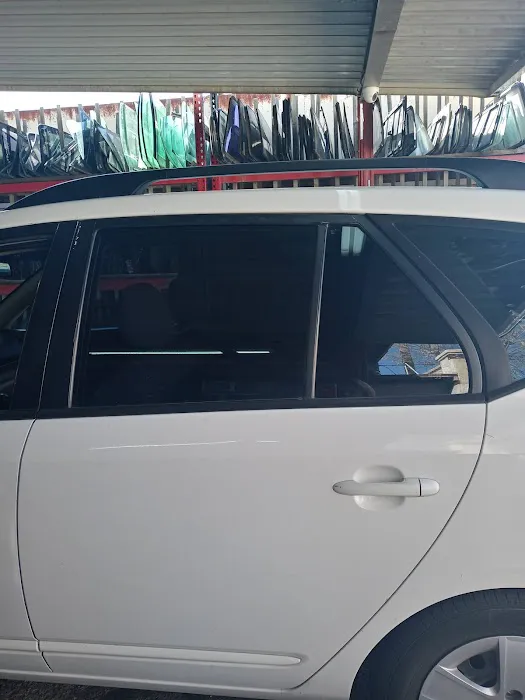 Lowest Price Auto Glass 2