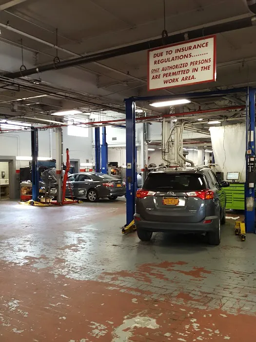 Plaza Toyota Service & Parts 3