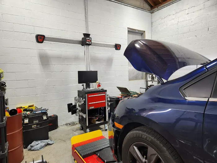 Divano Tires & Auto Care Center 8