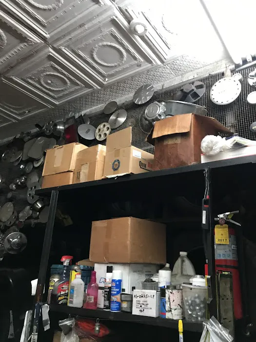 Daniel's Tire Shop 4