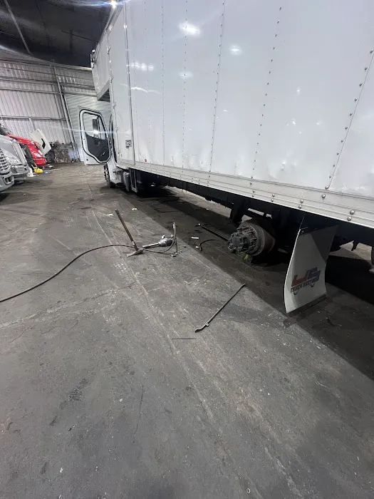 Raul's Truck Repair 4