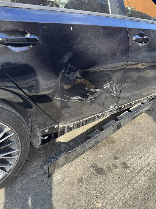 B & R Auto Body 0
