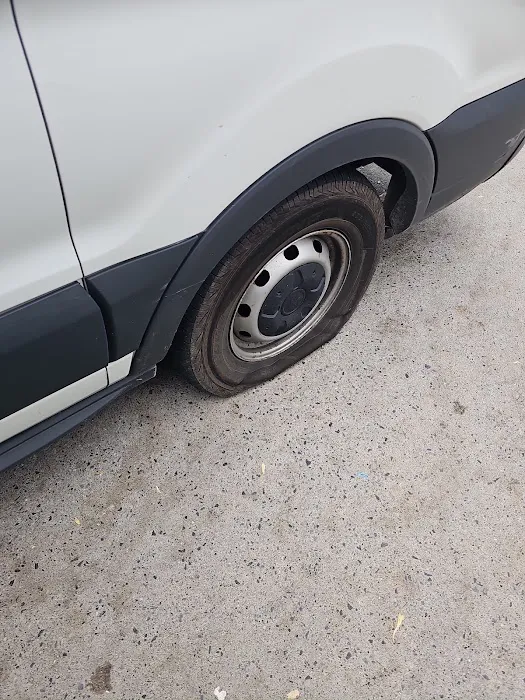 Discount Tire 0