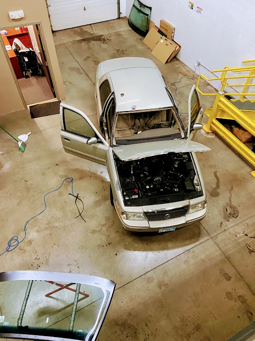 Amayas Auto Glass - Angel Amaya 9
