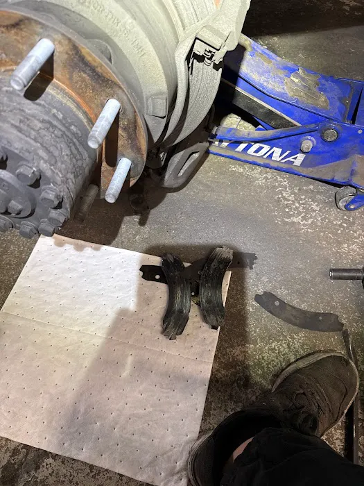 EHT North Pickup Truck & Trailer Repair Shop & Body Shop 6